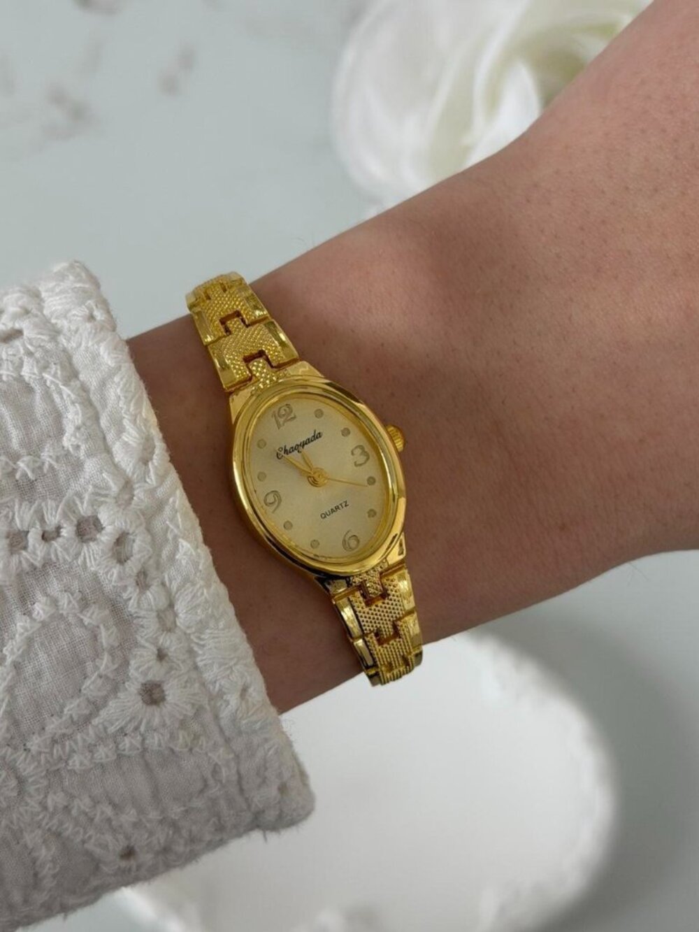 SKU0505 Retro Gold Women Minimalist Watch Bracelet Stainless steel + gift bag